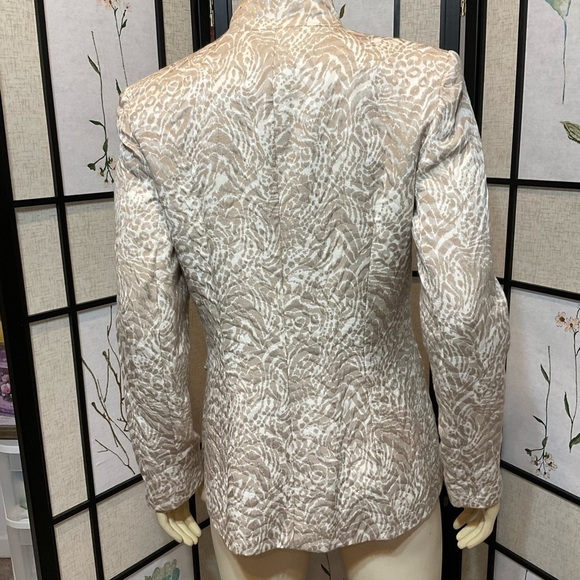 Neiman Marcus Exclusive Silk/Cotton Blend Brocade Blazer Size 8 - Picture 3 of 7